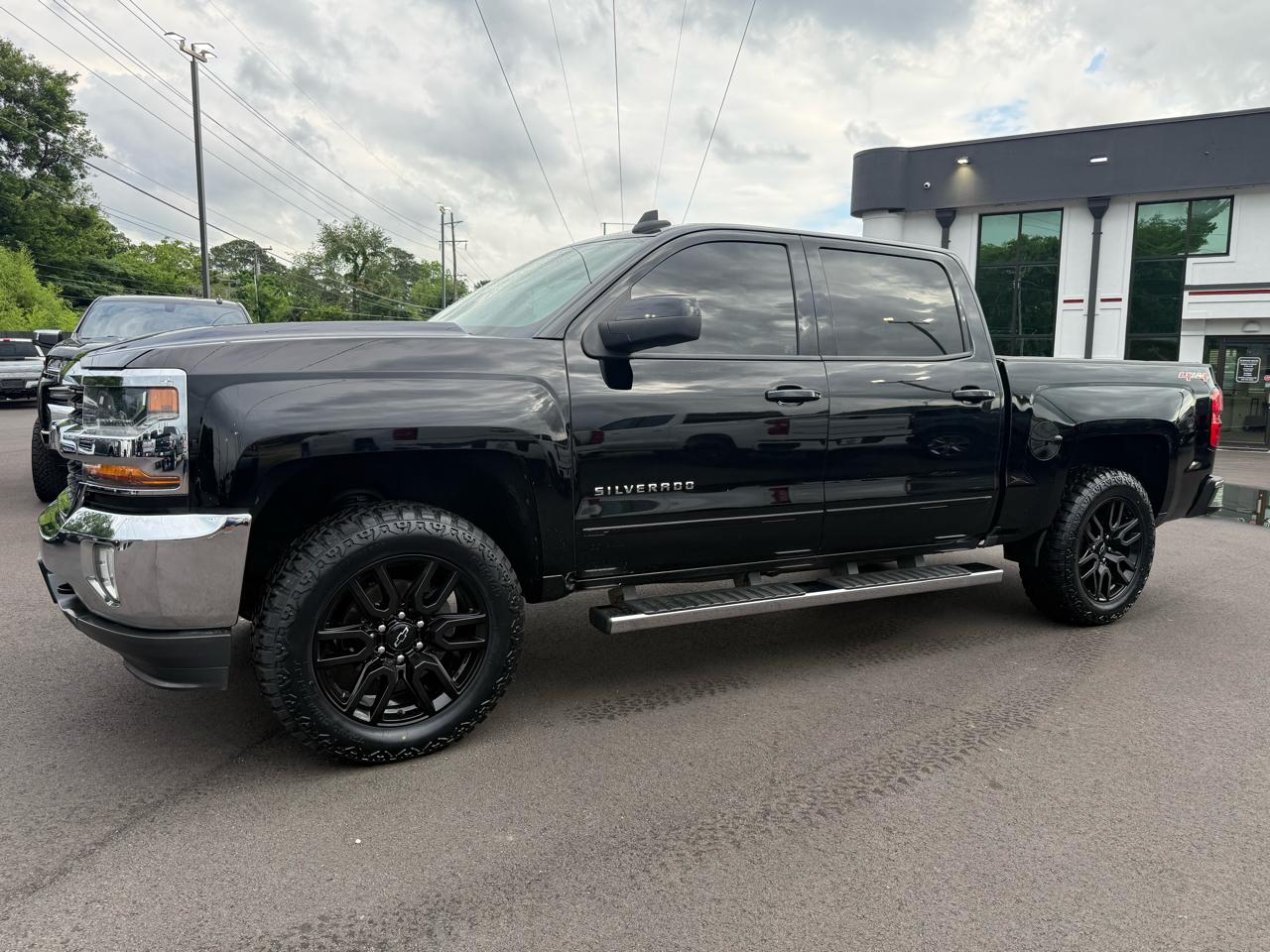 Chevrolet Silverado 1500 4WD Crew Cab 143.5" LT 2017