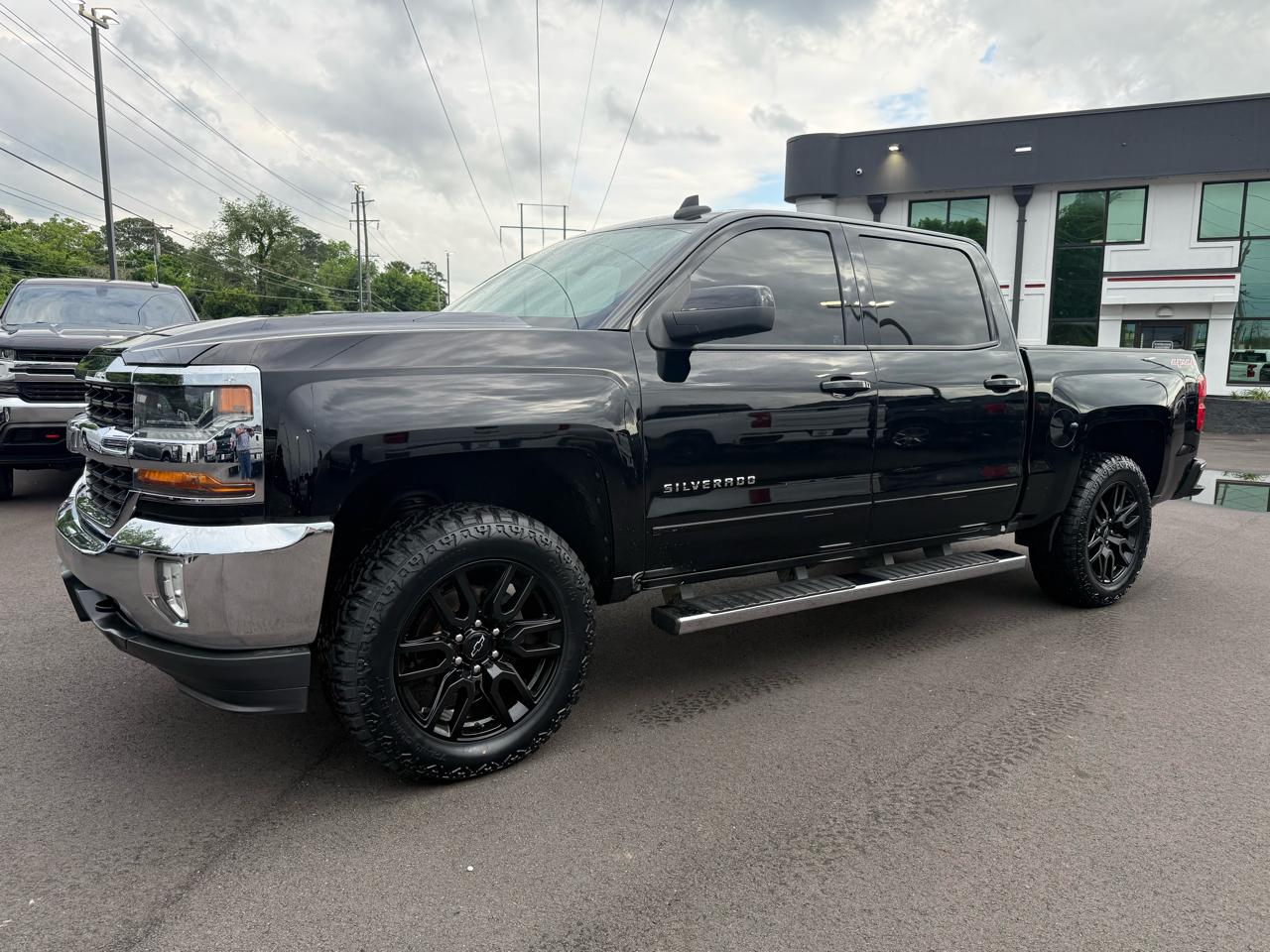 Chevrolet Silverado 1500 4WD Crew Cab 143.5" LT 2017