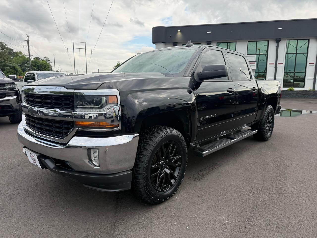 Chevrolet Silverado 1500 4WD Crew Cab 143.5" LT 2017