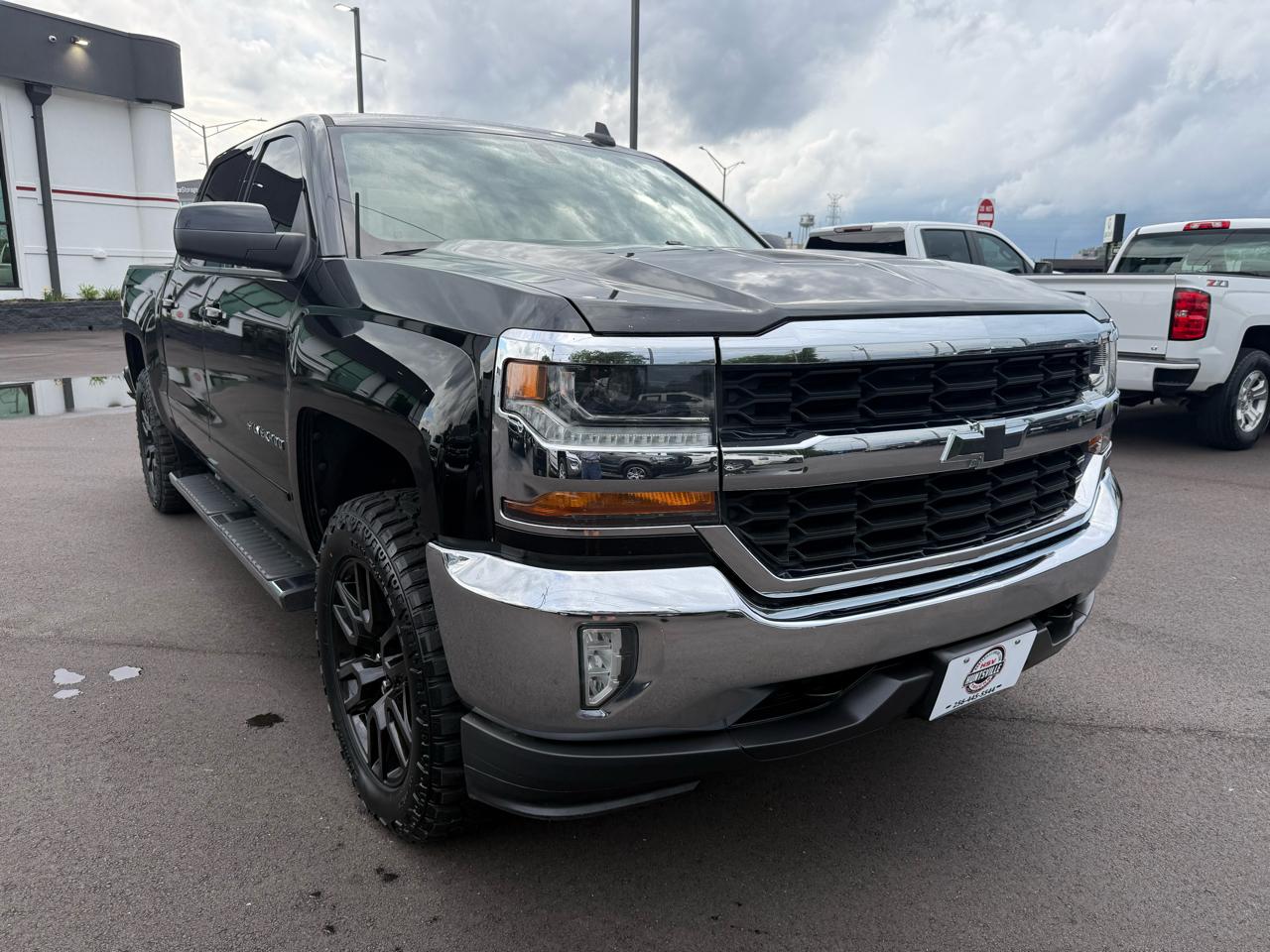 Chevrolet Silverado 1500 4WD Crew Cab 143.5" LT 2017