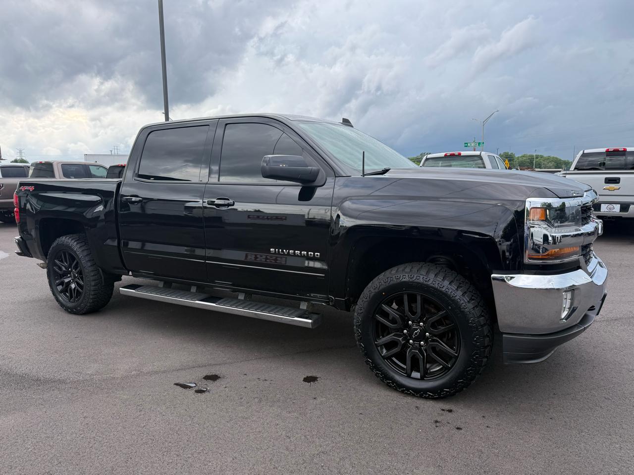 Chevrolet Silverado 1500 4WD Crew Cab 143.5" LT 2017
