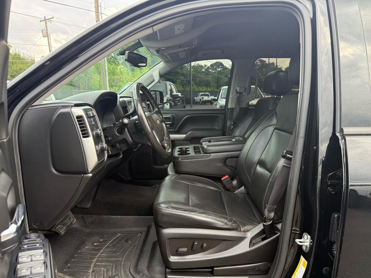 Chevrolet Silverado 1500 4WD Crew Cab 143.5" LT 2017