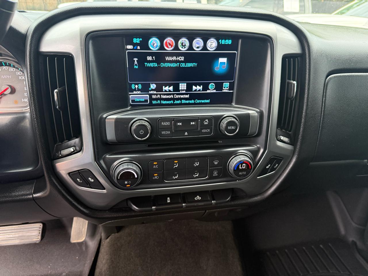 Chevrolet Silverado 1500 4WD Crew Cab 143.5" LT 2017