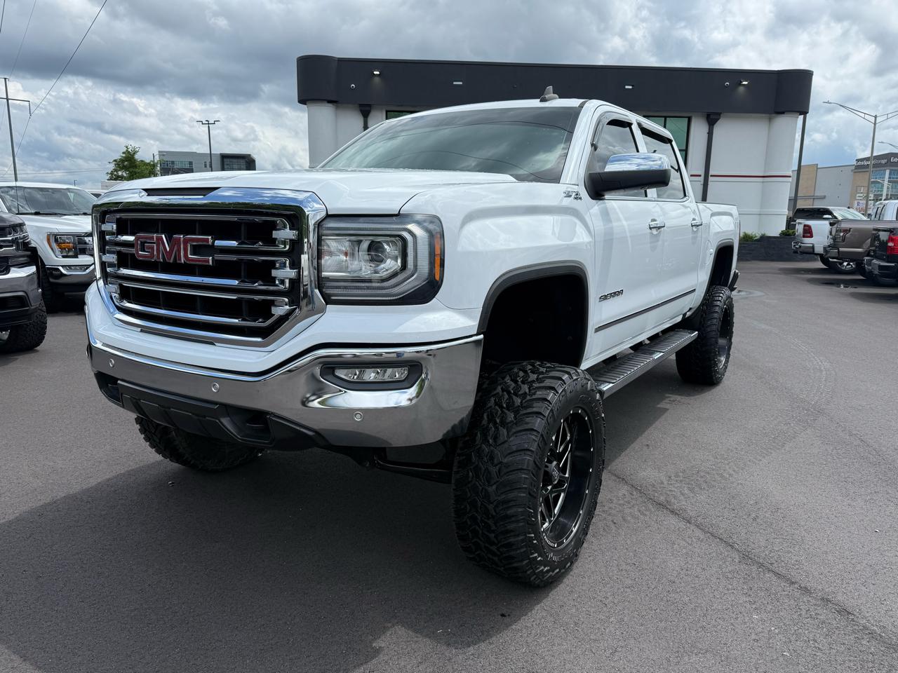 GMC Sierra 1500 4WD Crew Cab 143.5" SLT 2018