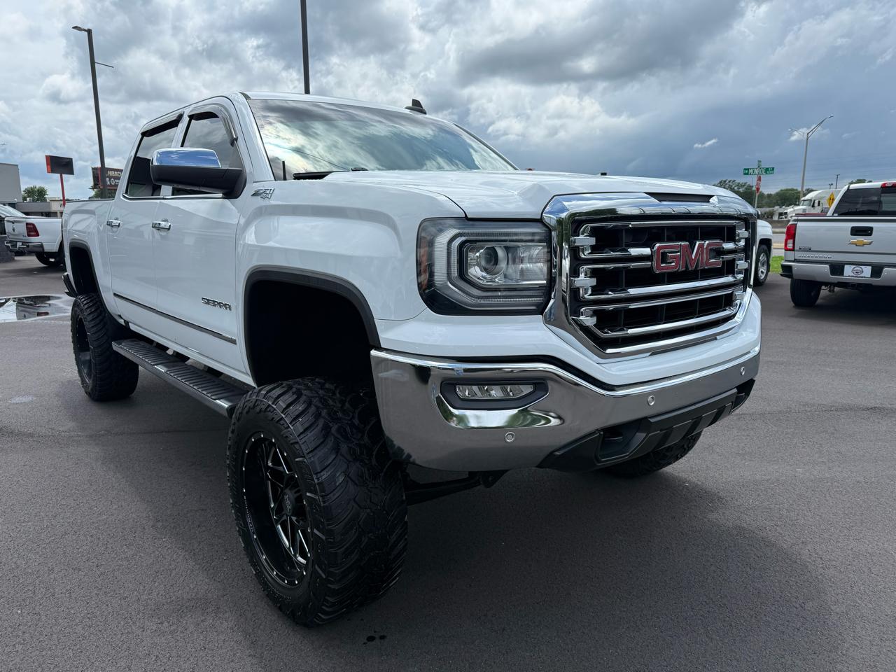 GMC Sierra 1500 4WD Crew Cab 143.5" SLT 2018