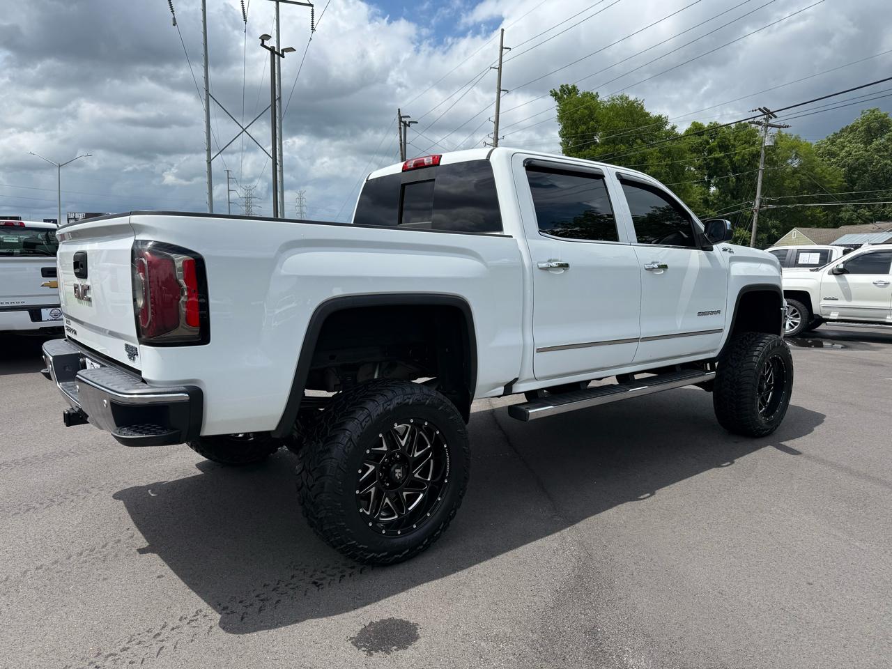 GMC Sierra 1500 4WD Crew Cab 143.5" SLT 2018