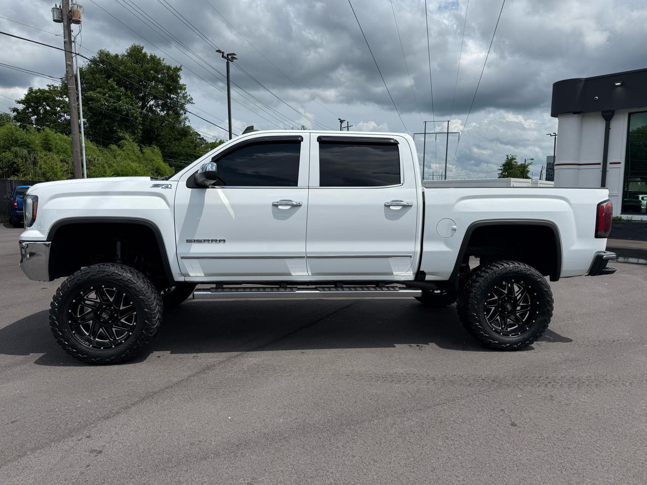GMC Sierra 1500 4WD Crew Cab 143.5" SLT 2018