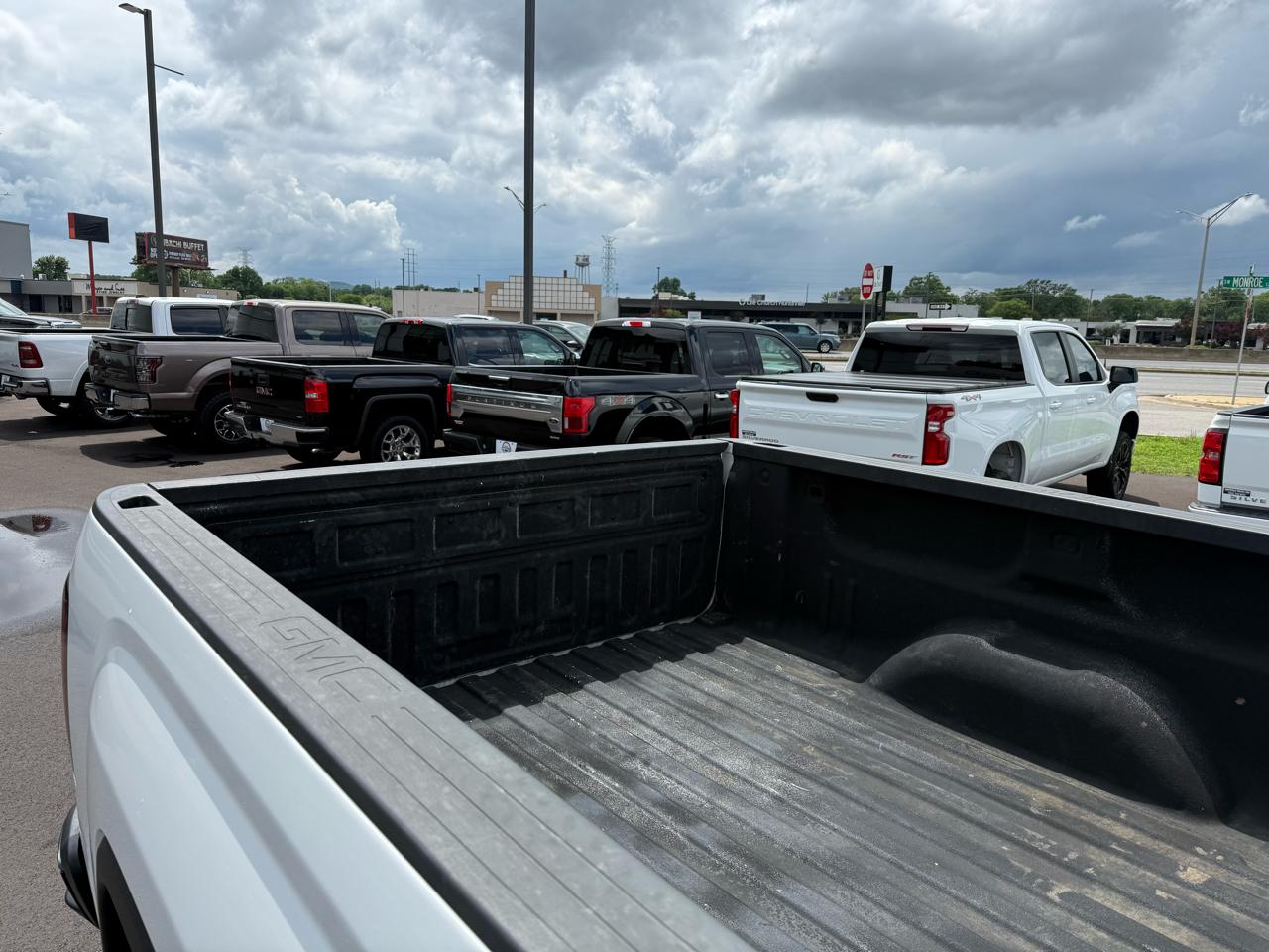 GMC Sierra 1500 4WD Crew Cab 143.5" SLT 2018