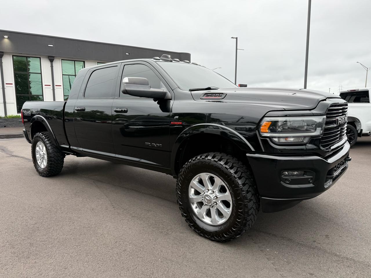 RAM 2500 Laramie 4x4 Mega Cab 6'4" Box 2019