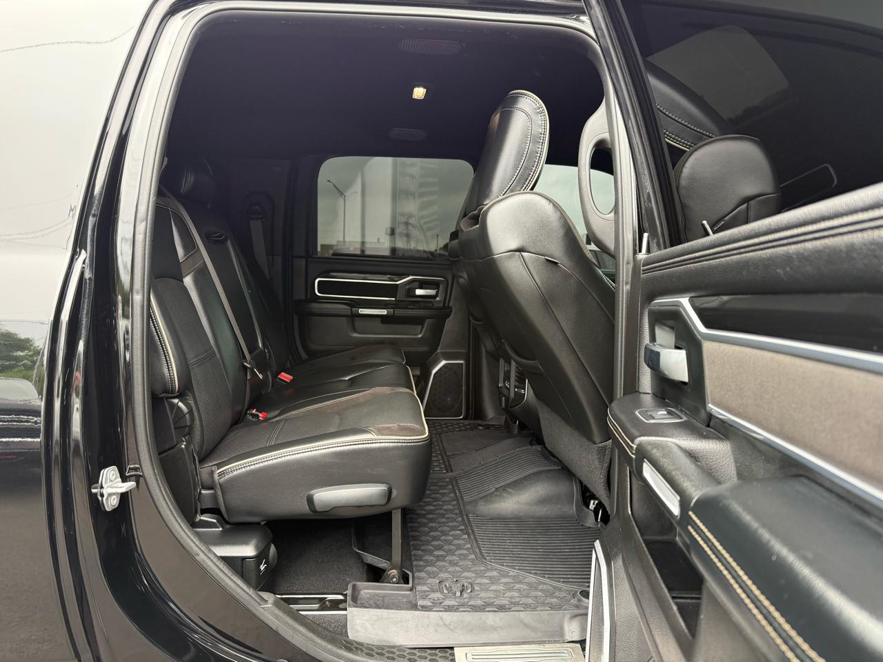 RAM 2500 Laramie 4x4 Mega Cab 6'4" Box 2019