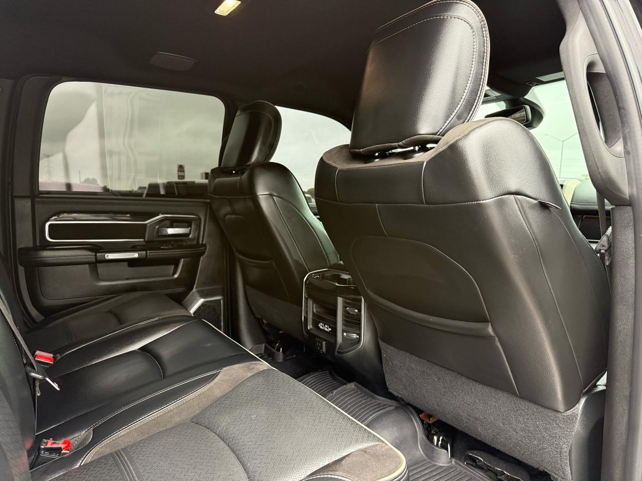 RAM 2500 Laramie 4x4 Mega Cab 6'4" Box 2019