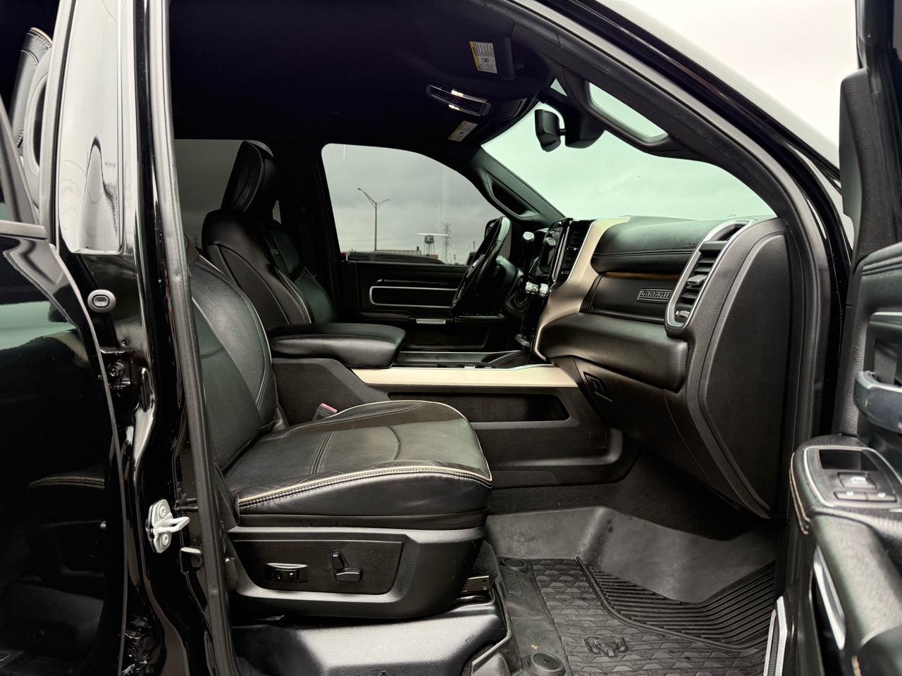 RAM 2500 Laramie 4x4 Mega Cab 6'4" Box 2019