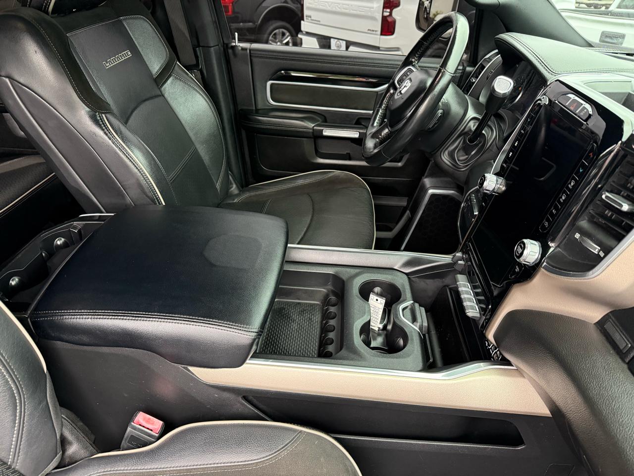 RAM 2500 Laramie 4x4 Mega Cab 6'4" Box 2019
