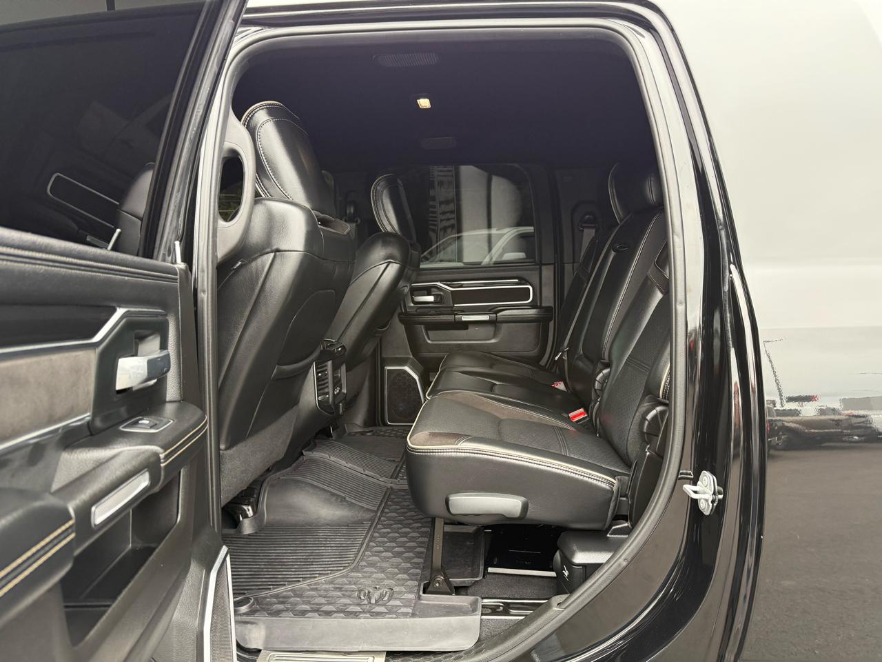 RAM 2500 Laramie 4x4 Mega Cab 6'4" Box 2019