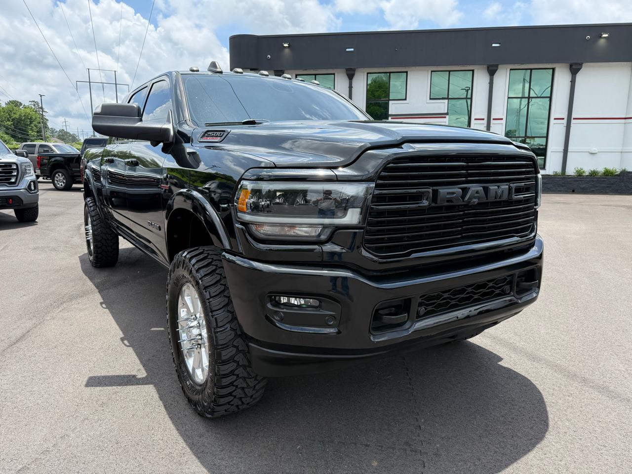 RAM 2500 Laramie 4x4 Mega Cab 6'4" Box 2019