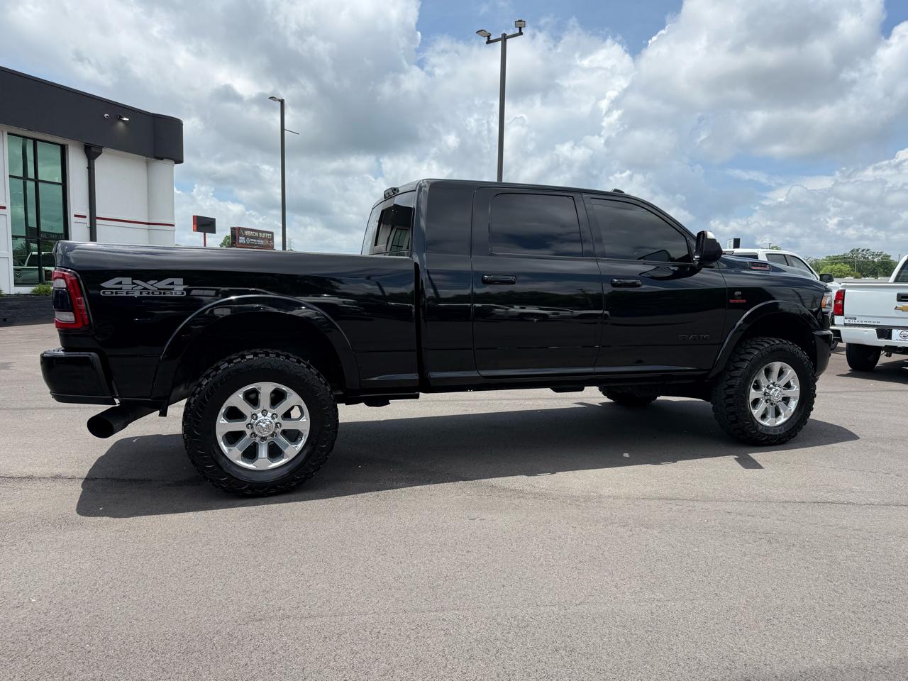 RAM 2500 Laramie 4x4 Mega Cab 6'4" Box 2019