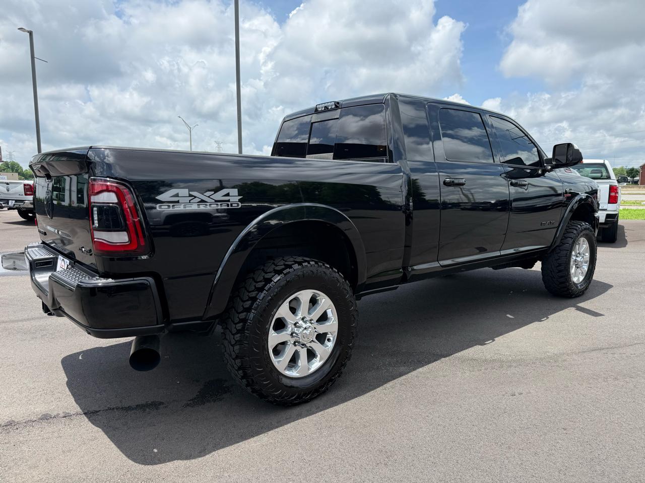 RAM 2500 Laramie 4x4 Mega Cab 6'4" Box 2019