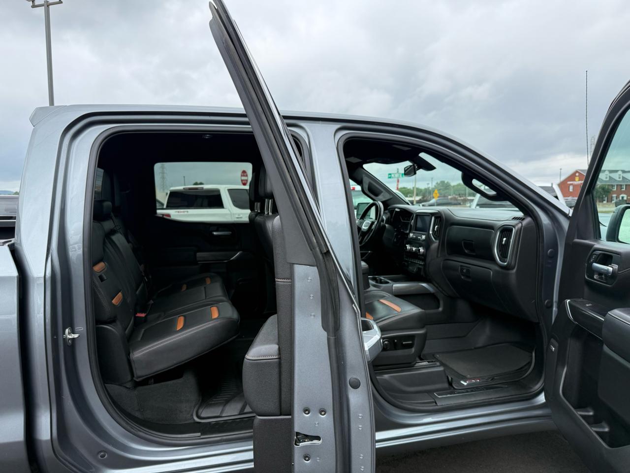 GMC Sierra 1500 4WD Crew Cab 147" AT4 2021