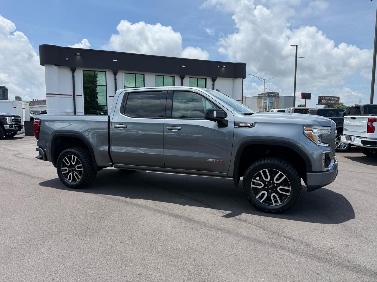 GMC Sierra 1500 4WD Crew Cab 147" AT4 2021