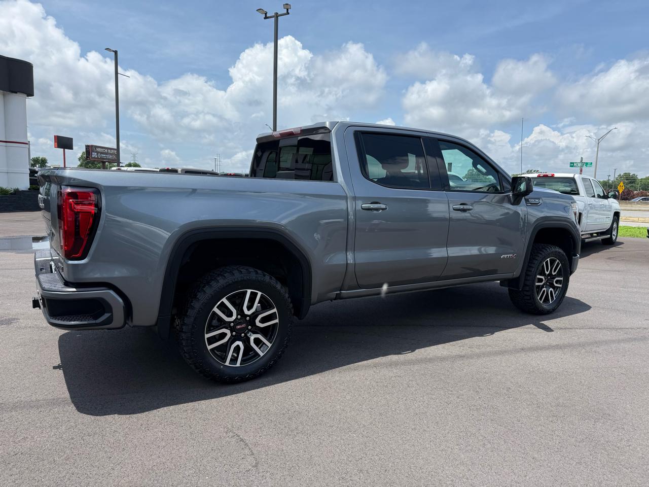 GMC Sierra 1500 4WD Crew Cab 147" AT4 2021