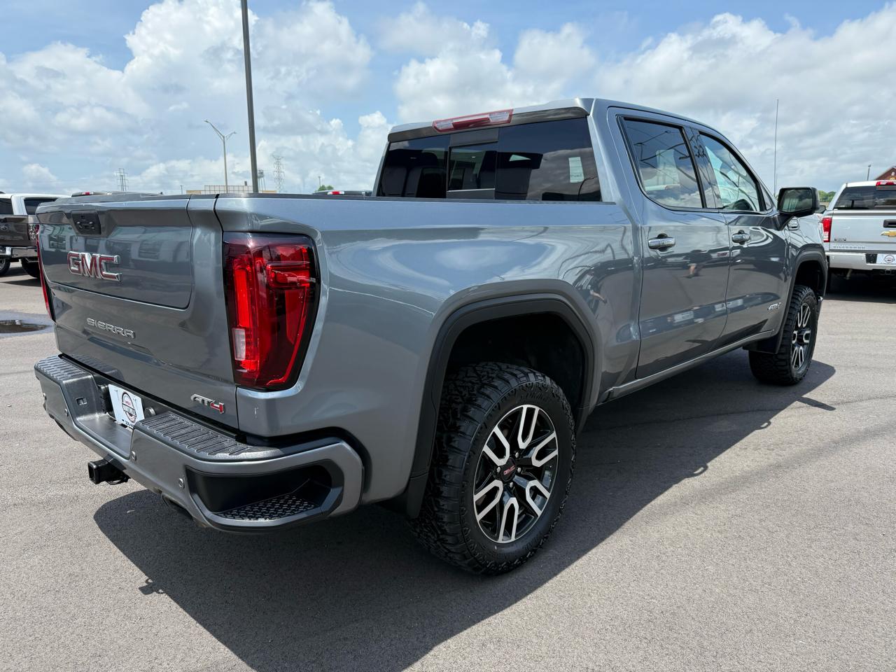 GMC Sierra 1500 4WD Crew Cab 147" AT4 2021