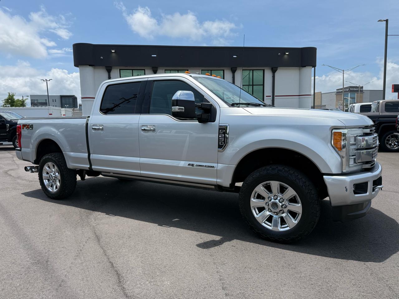 Ford Super Duty F-250 SRW Platinum 4WD Crew Cab 6.75' Box 2017