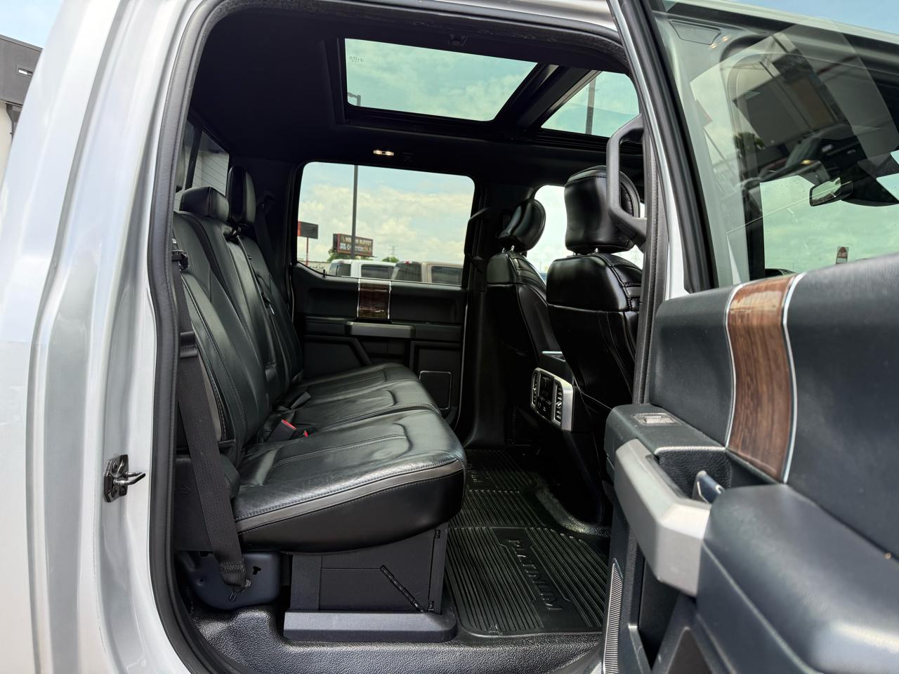 Ford Super Duty F-250 SRW Platinum 4WD Crew Cab 6.75' Box 2017