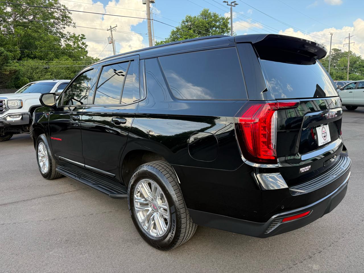 GMC Yukon 4WD 4dr SLT 2021