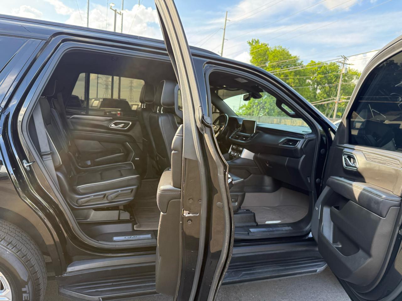 GMC Yukon 4WD 4dr SLT 2021