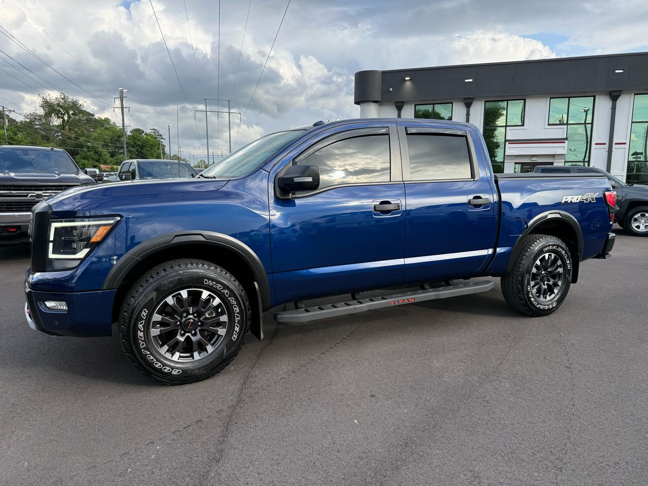 Nissan Titan 4x4 Crew Cab PRO-4X 2020