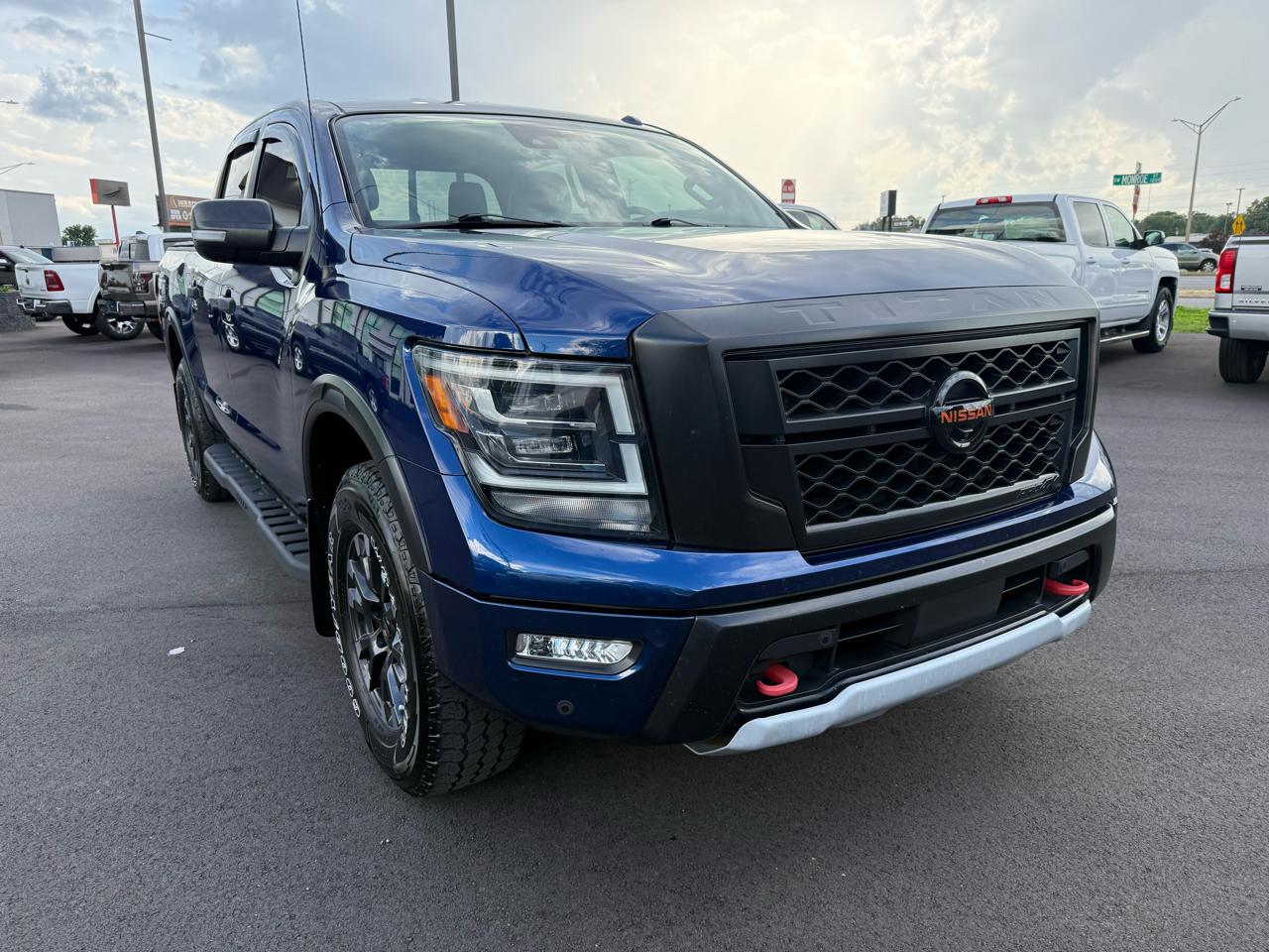 Nissan Titan 4x4 Crew Cab PRO-4X 2020
