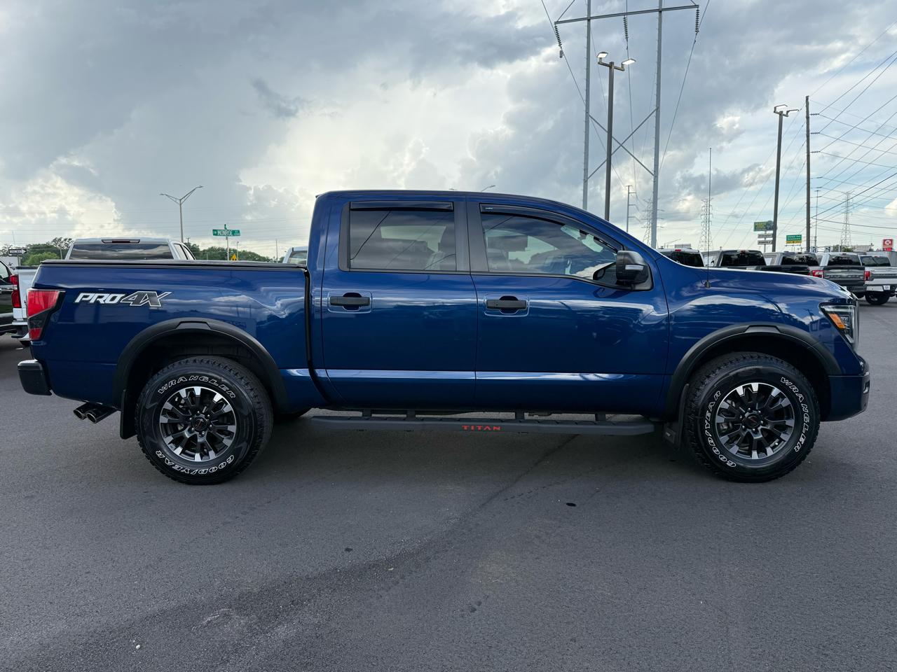 Nissan Titan 4x4 Crew Cab PRO-4X 2020