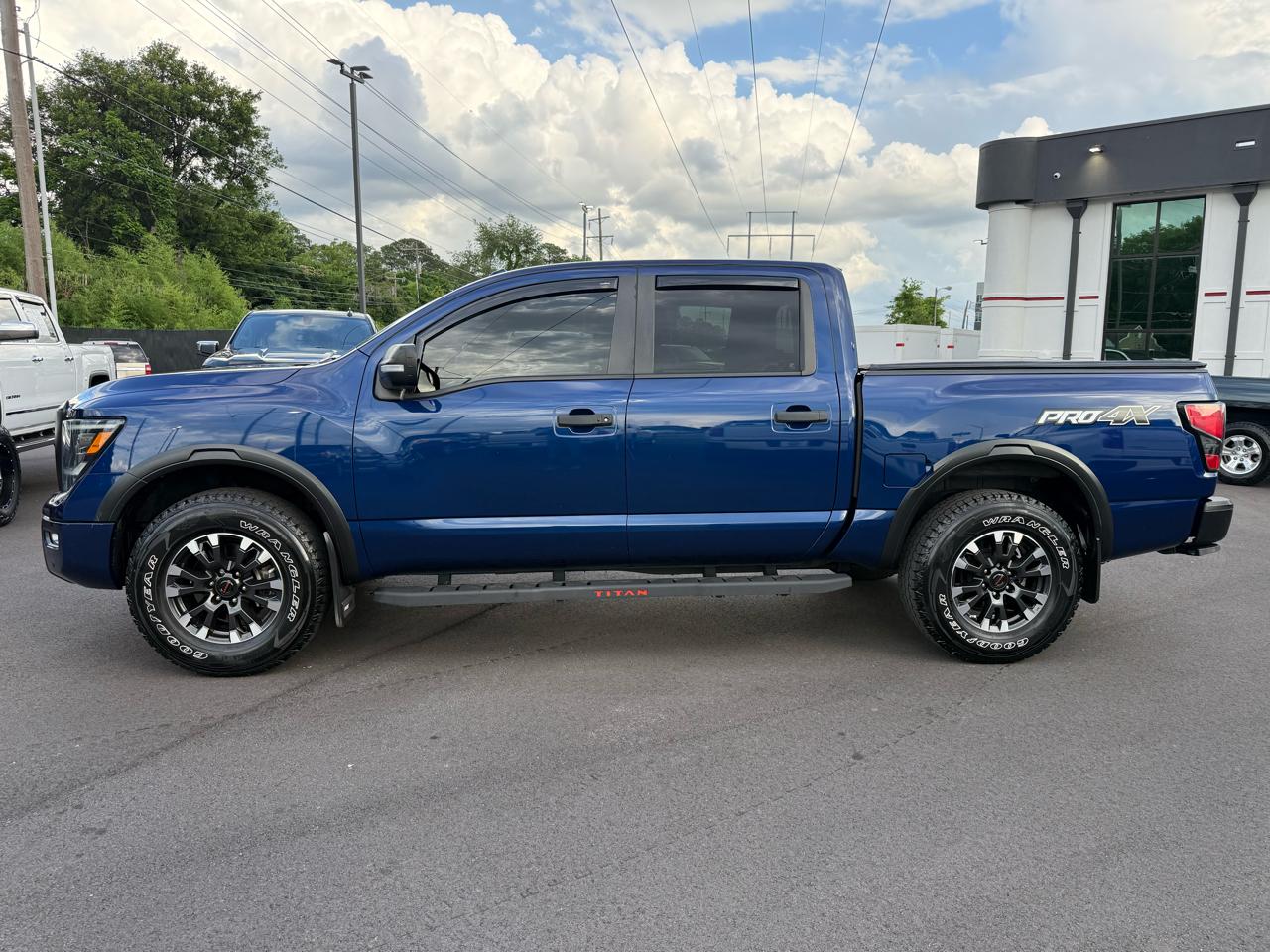 Nissan Titan 4x4 Crew Cab PRO-4X 2020