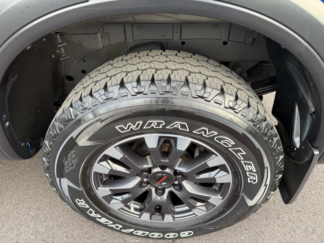 Nissan Titan 4x4 Crew Cab PRO-4X 2020