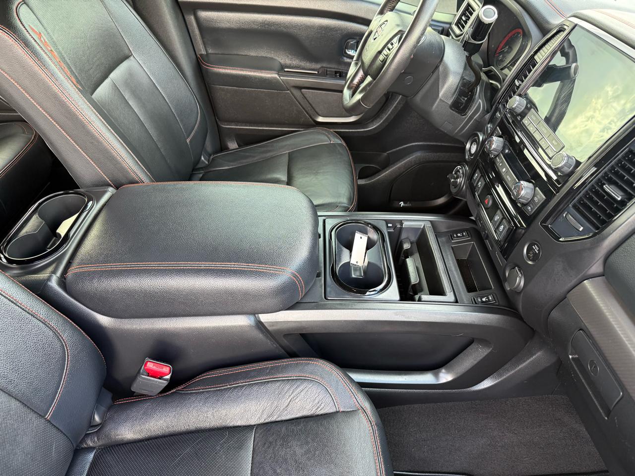 Nissan Titan 4x4 Crew Cab PRO-4X 2020