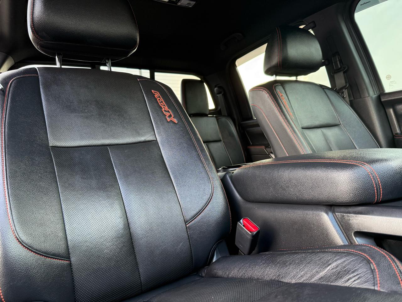 Nissan Titan 4x4 Crew Cab PRO-4X 2020