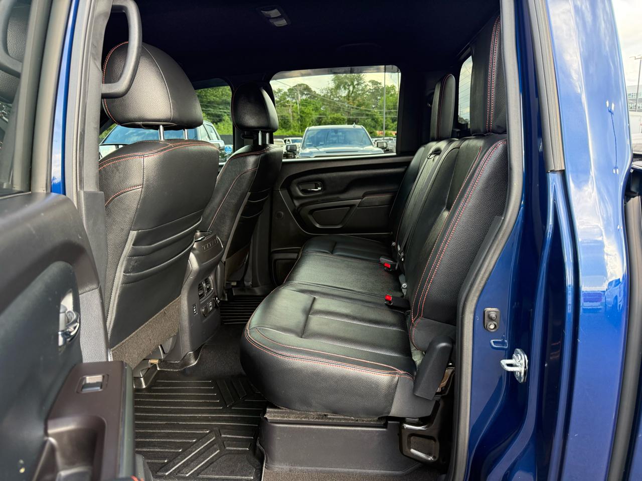 Nissan Titan 4x4 Crew Cab PRO-4X 2020
