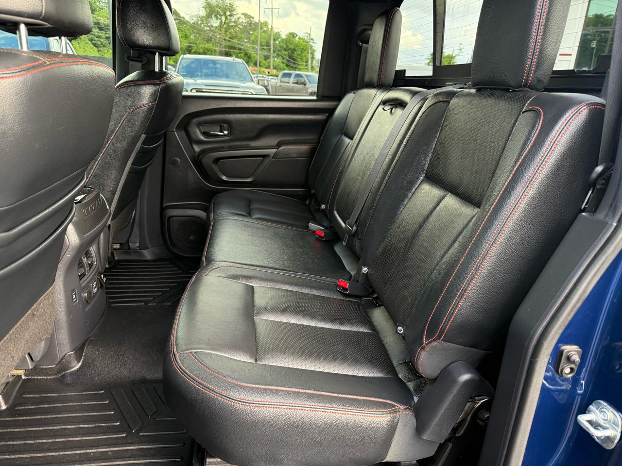 Nissan Titan 4x4 Crew Cab PRO-4X 2020