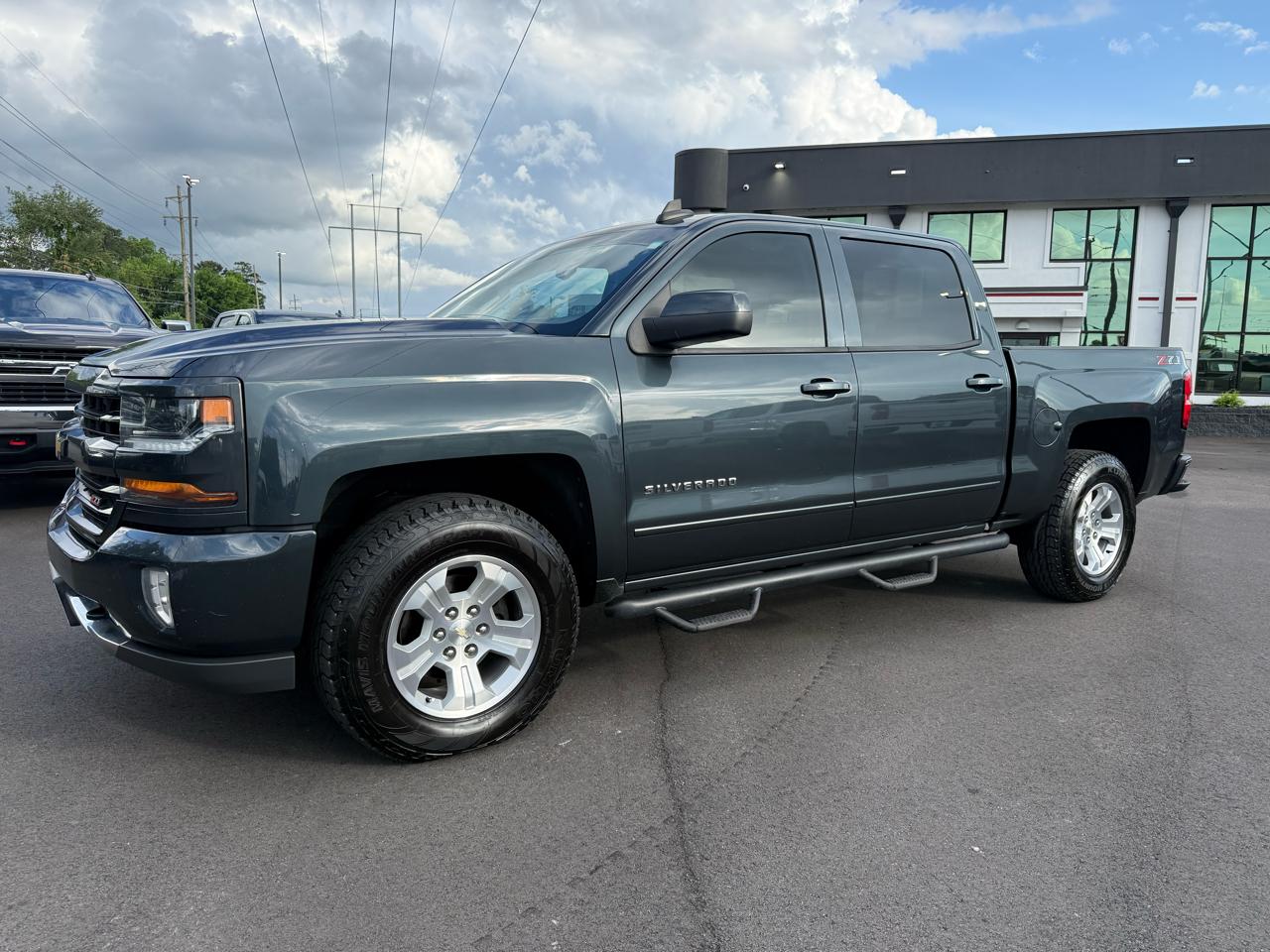 Chevrolet Silverado 1500 4WD Crew Cab 143.5" LT w/2LT 2018