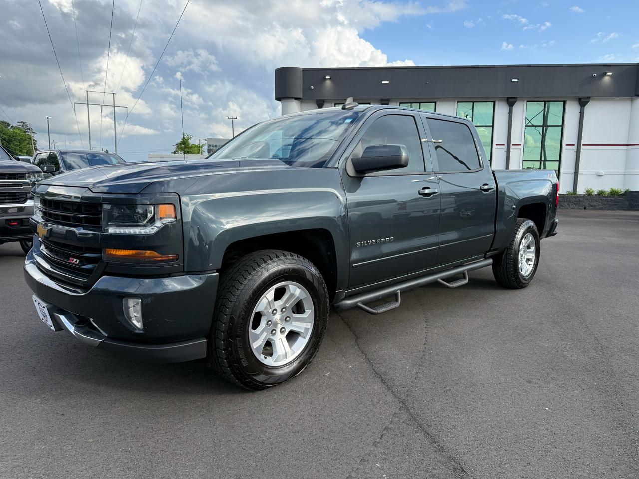 Chevrolet Silverado 1500 4WD Crew Cab 143.5" LT w/2LT 2018