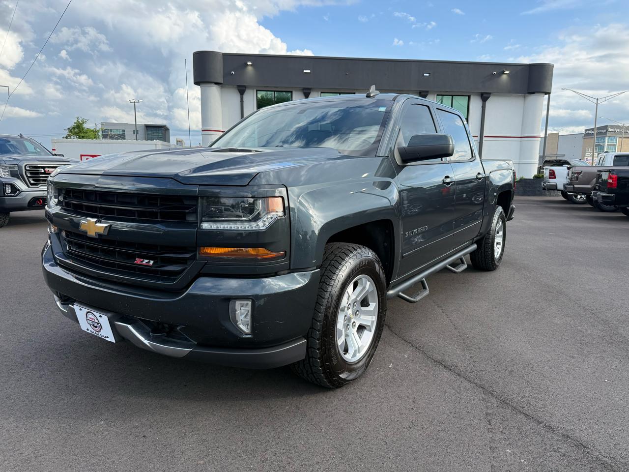 Chevrolet Silverado 1500 4WD Crew Cab 143.5" LT w/2LT 2018