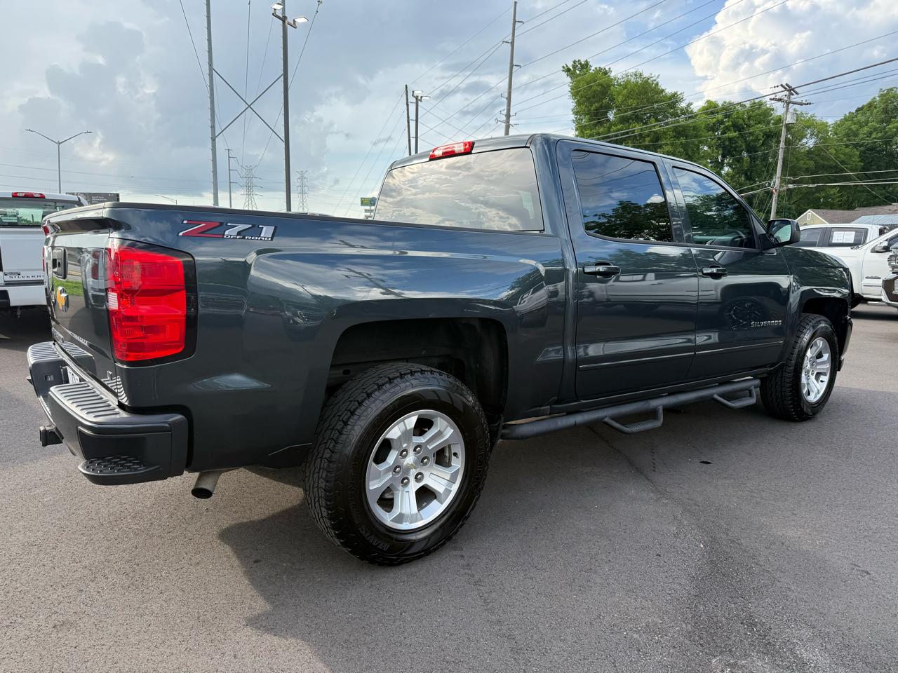 Chevrolet Silverado 1500 4WD Crew Cab 143.5" LT w/2LT 2018