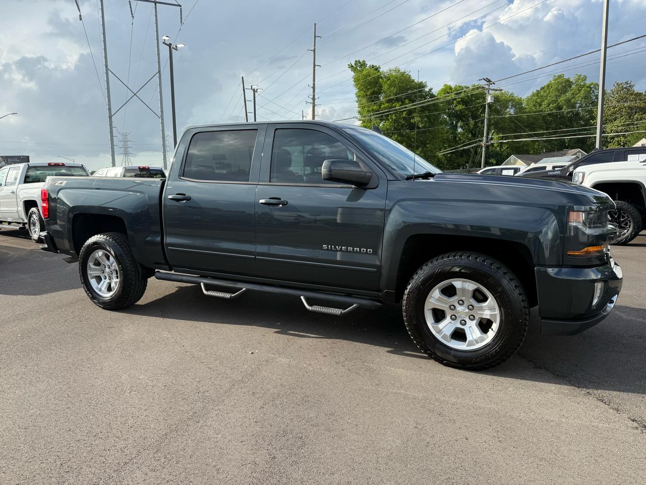 Chevrolet Silverado 1500 4WD Crew Cab 143.5" LT w/2LT 2018