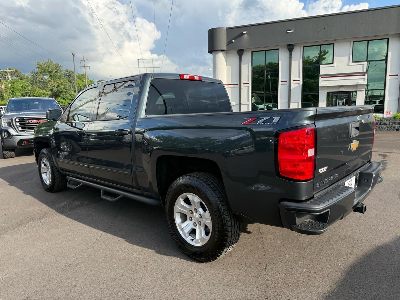 Chevrolet Silverado 1500 4WD Crew Cab 143.5" LT w/2LT 2018