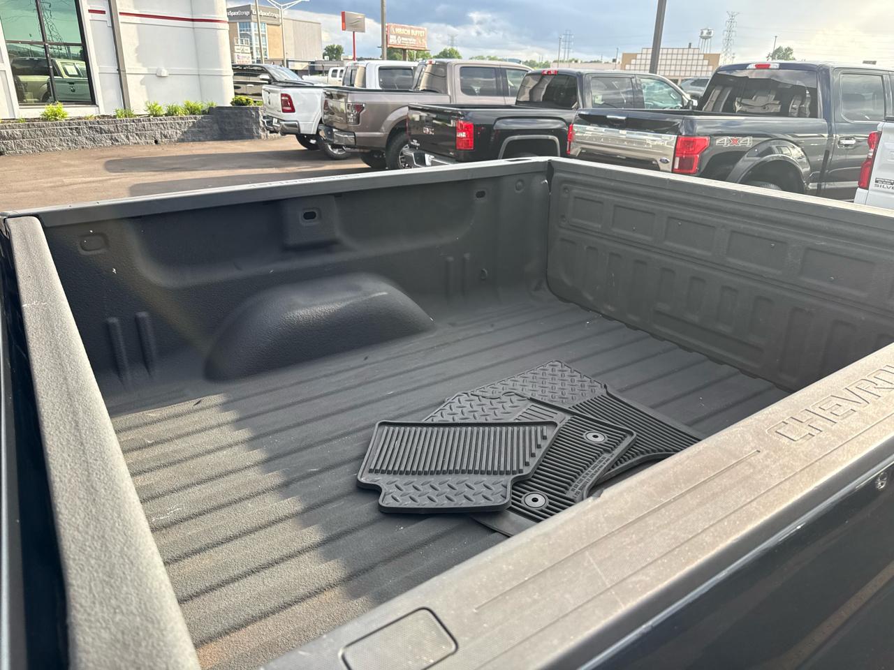 Chevrolet Silverado 1500 4WD Crew Cab 143.5" LT w/2LT 2018
