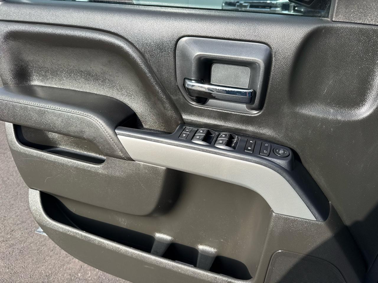 Chevrolet Silverado 1500 4WD Crew Cab 143.5" LT w/2LT 2018