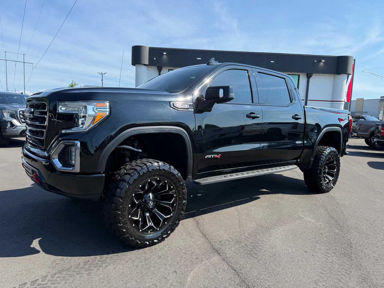 GMC Sierra 1500 4WD Crew Cab 147" AT4 2021