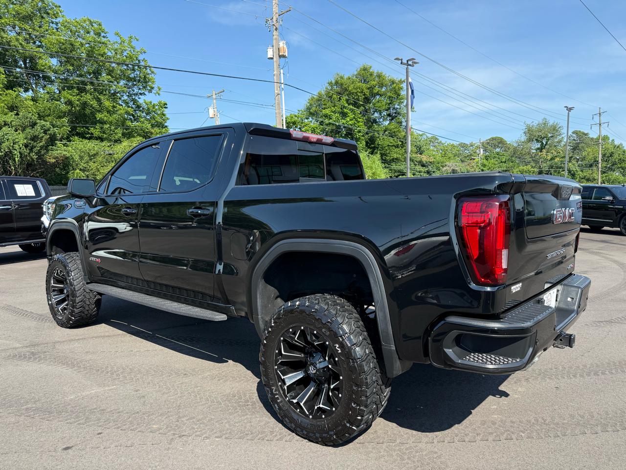 GMC Sierra 1500 4WD Crew Cab 147" AT4 2021