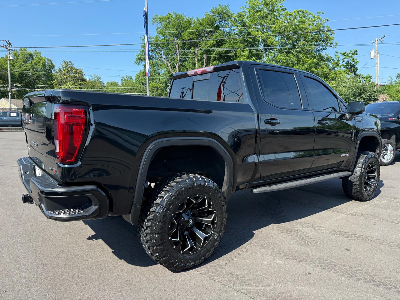 GMC Sierra 1500 4WD Crew Cab 147" AT4 2021