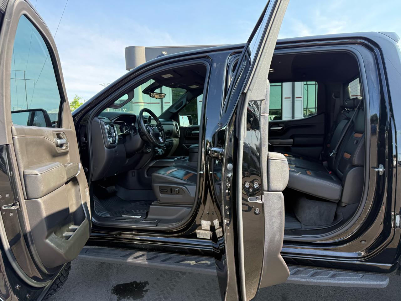 GMC Sierra 1500 4WD Crew Cab 147" AT4 2021